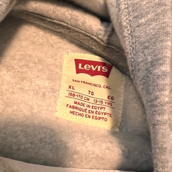 Levi’s | Pullover Sweatshirt - Picture 7 of 7